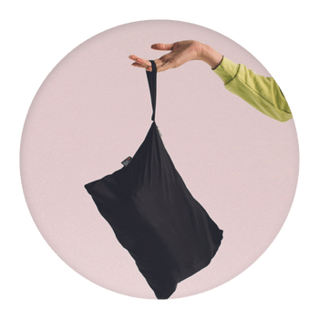 imagen de la bolsa que incluye la mochila love and carry one